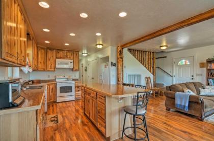 Cozy Henrieville Cabin with Porch Near Bryce Canyon! - image 8