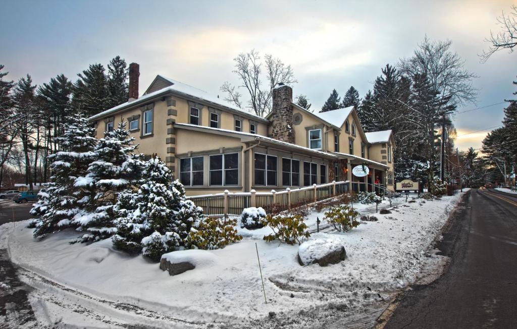 Woodfield Manor - A Sundance Vacations Property - main image