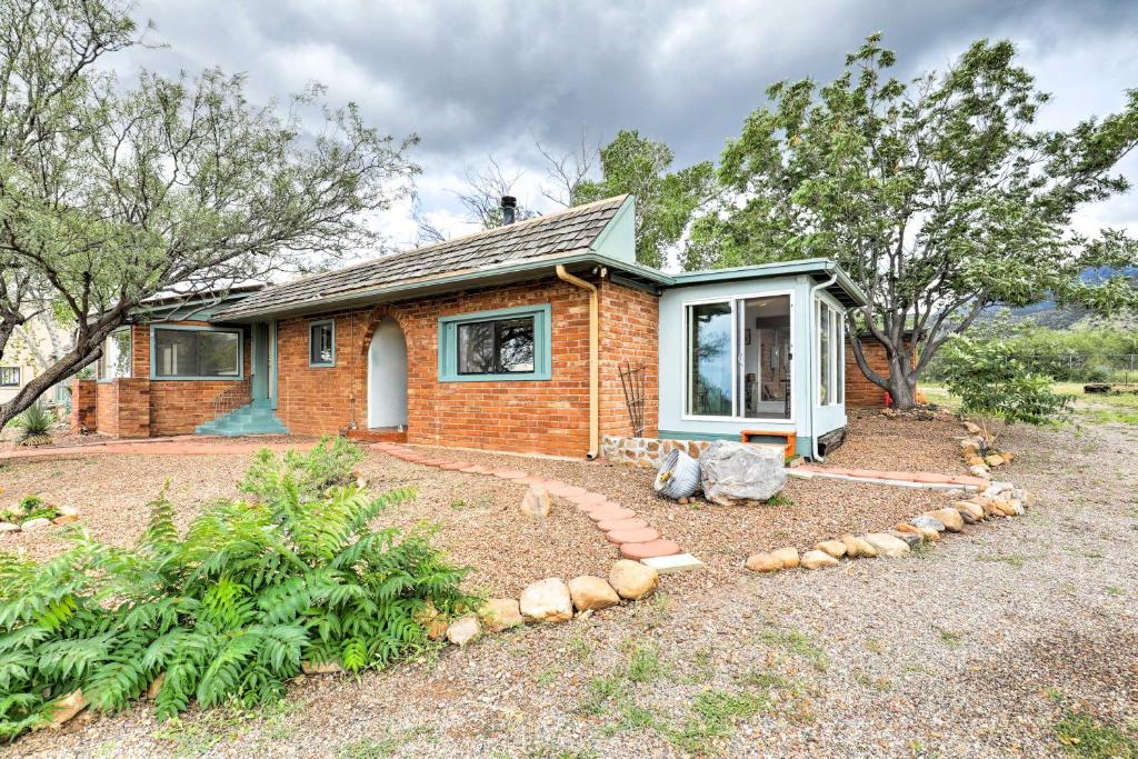 Apache Point Ranch House with Carr Canyon Views! - main image