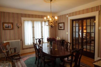 Grand Colonial Bed and Breakfast - image 10