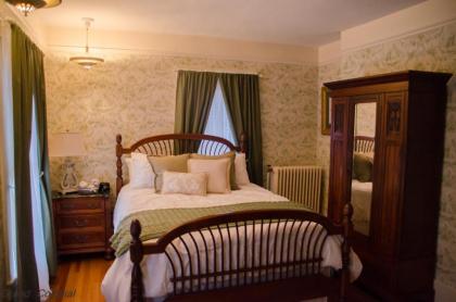 Grand Colonial Bed and Breakfast - image 5