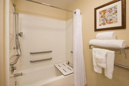 Holiday Inn Express & Suites - Sharon-Hermitage an IHG Hotel - image 5