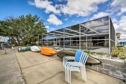 Waterfront Hernando Beach Home with Dock and Kayaks - image 12