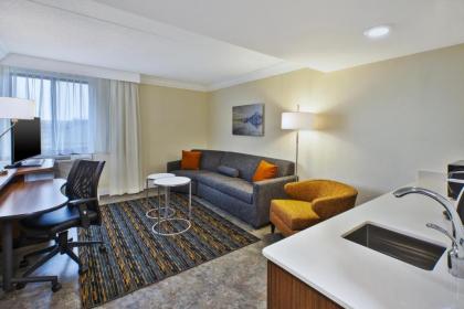 Fairfield by Marriott Inn & Suites Herndon Reston - image 11