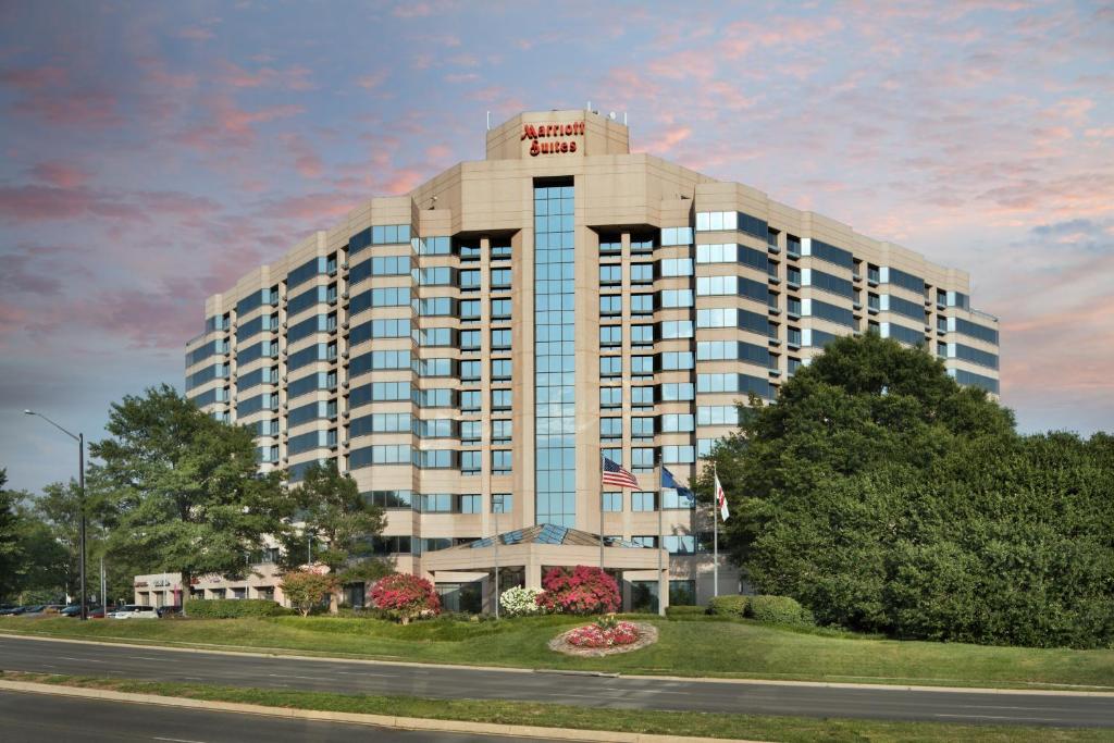 Washington Dulles Marriott Suites - main image