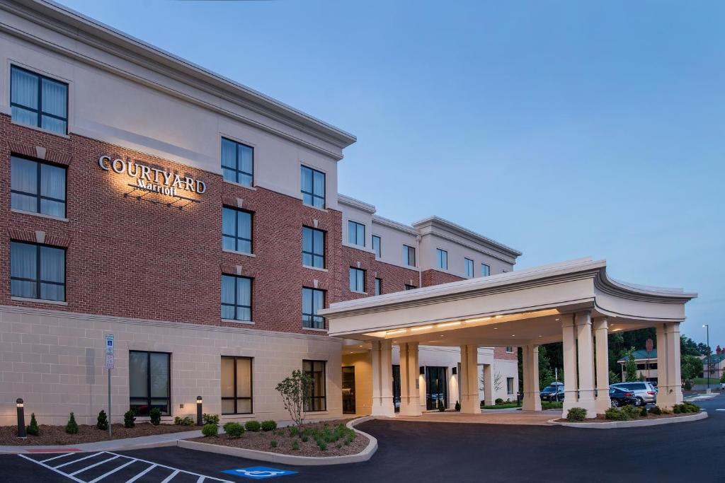 Courtyard by Marriott Hershey Chocolate Avenue - main image