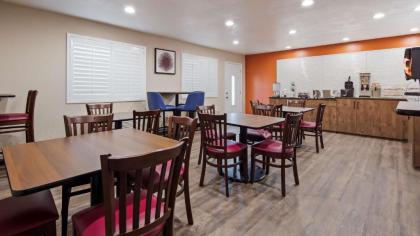 SureStay Plus Hotel by Best Western Hesperia - image 11