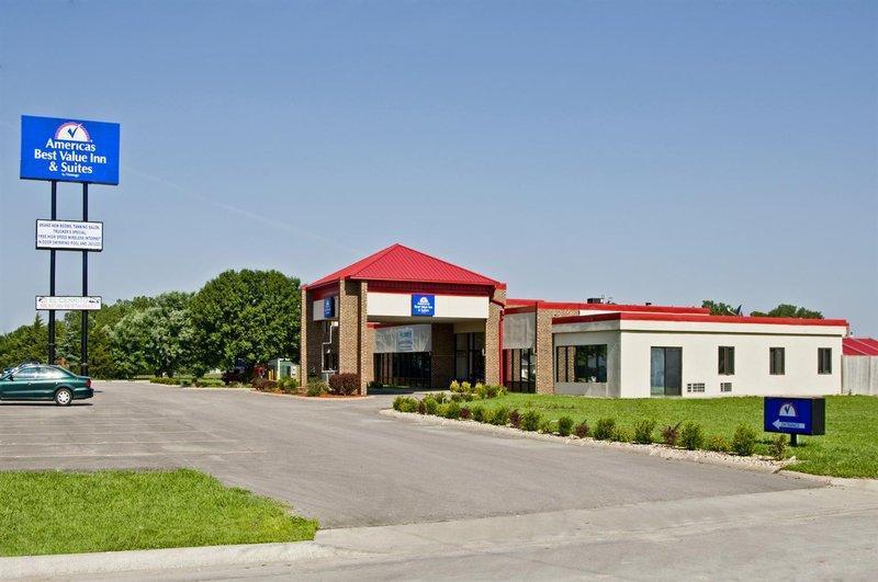 Americas Best Value Inn & Suites Hesston - main image