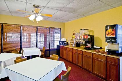 Americas Best Value Inn & Suites Hesston - image 8