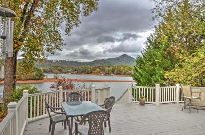 Lakefront Hiawassee Home with Boat Dock and Hot tub