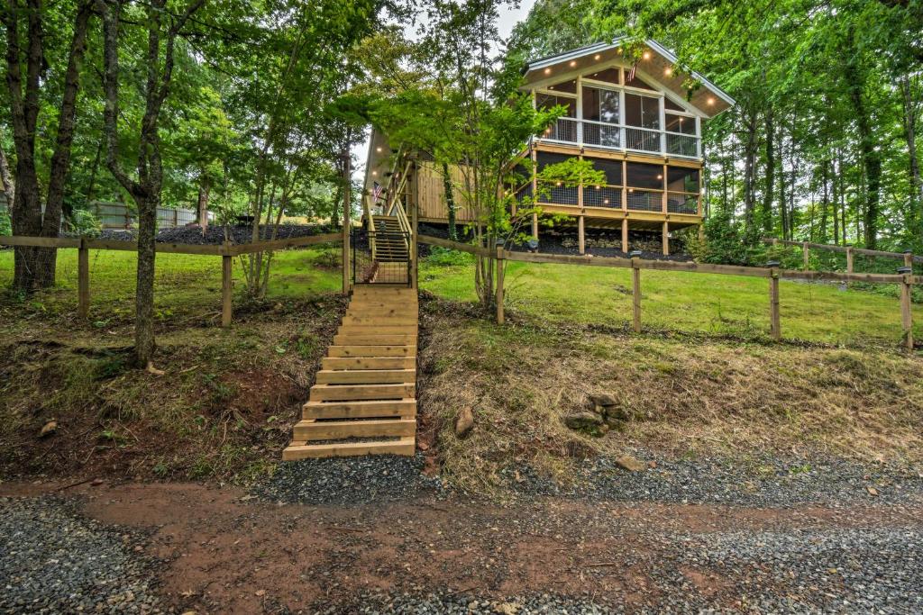 Striking Home with Hot Tub Deck and Lake Access - image 2