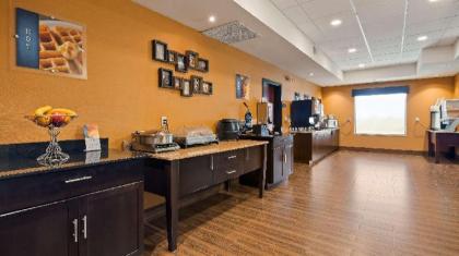 Best Western Plus Hiawatha Hotel - image 15