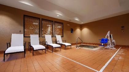 Best Western Plus Hiawatha Hotel - image 8