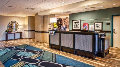 Hampton Inn Hibbing - image 11