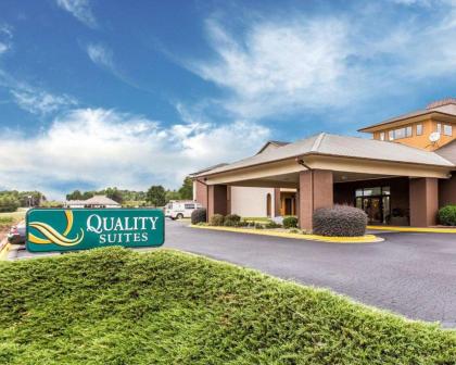 Quality Suites Convention Center - Hickory - image 9