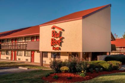 Red Roof Inn Hickory - image 2