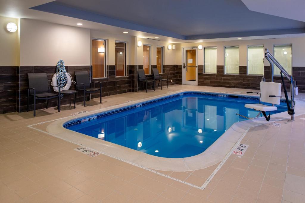 Fairfield Inn & Suites High Point Archdale - image 4