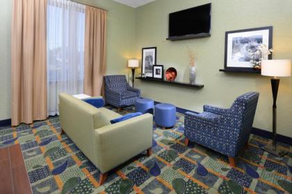 Hampton Inn High Point - image 9