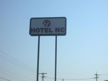 Econo Lodge - image 10