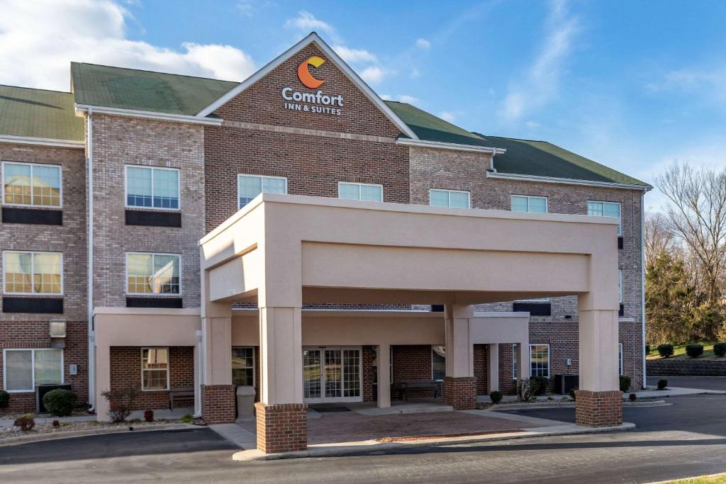 Comfort Inn & Suites High Point - Archdale - main image