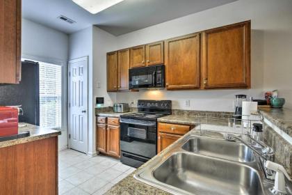 Inviting High Point Townhome with Patio and Privacy - image 12