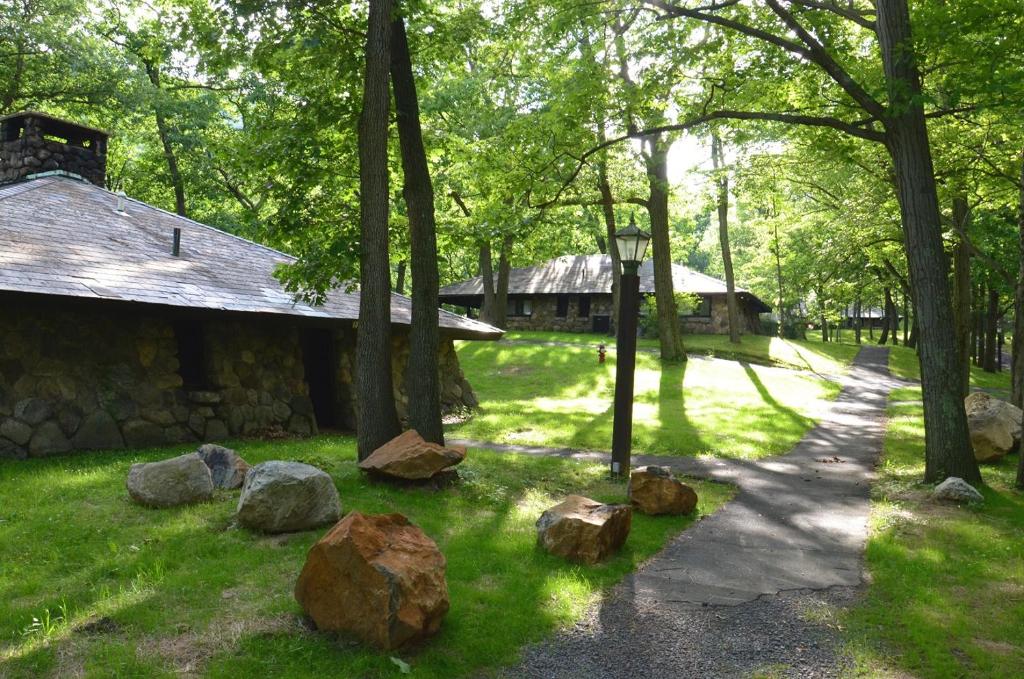 Overlook Lodge and Stone Cottages at Bear Mountain - main image