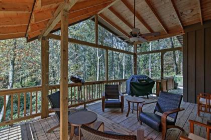 2BR Highlands Luxury Cabin with Stone Firepit In Town - image 15