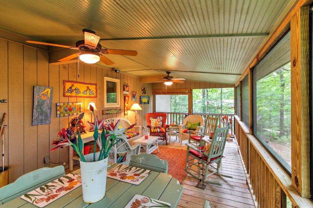 Smallwood Cute Highlands Home with Screened Porch! - image 3