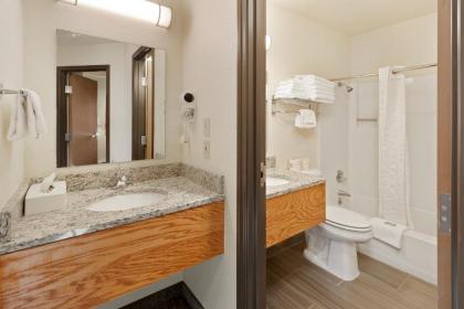 Black Hills Luxury Suites - image 14