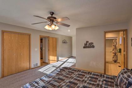 Spacious Retreat with BBQ - 15 Miles to Mt Rushmore! - image 14