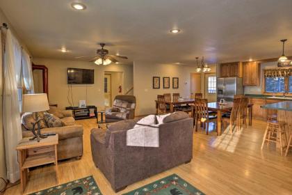 Spacious Retreat with BBQ - 15 Miles to Mt Rushmore! - image 8