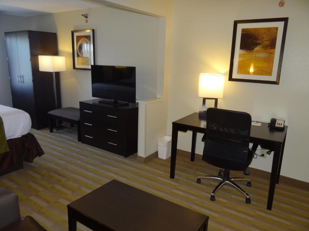 Best Western Hilliard Inn & Suites - image 2