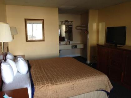 Americas Best Value Inn Hillsboro - image 10