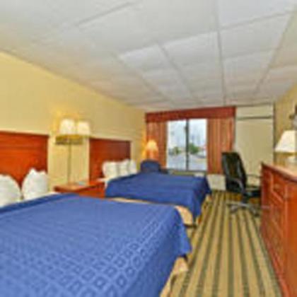 Americas Best Value Inn Hillsboro - image 4