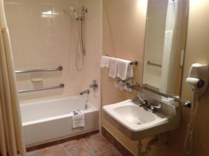 Americas Best Value Inn Hillsboro - image 7