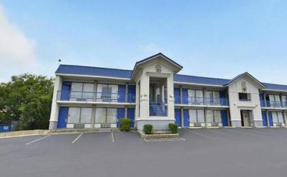 Americas Best Value Inn Hillsboro - image 8