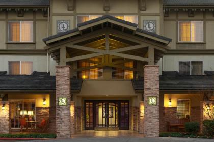 Larkspur Landing Hillsboro-An All-Suite Hotel - image 8