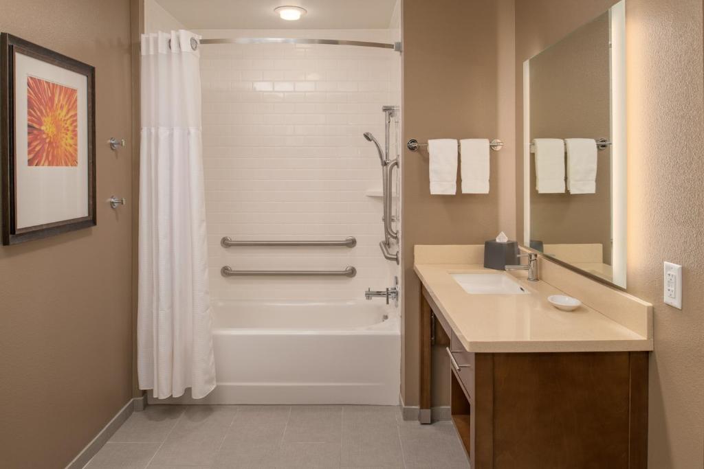 Staybridge Suites - Hillsboro North an IHG Hotel - image 4