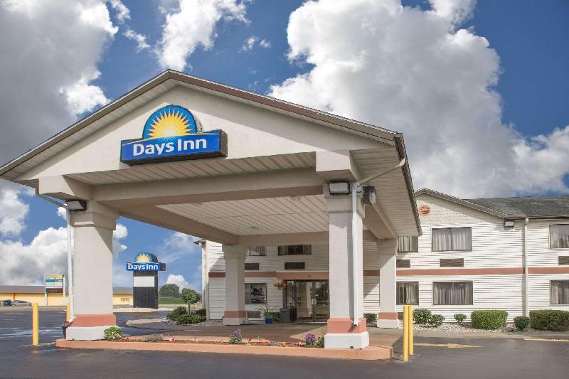 Days Inn by Wyndham Hillsdale - image 2