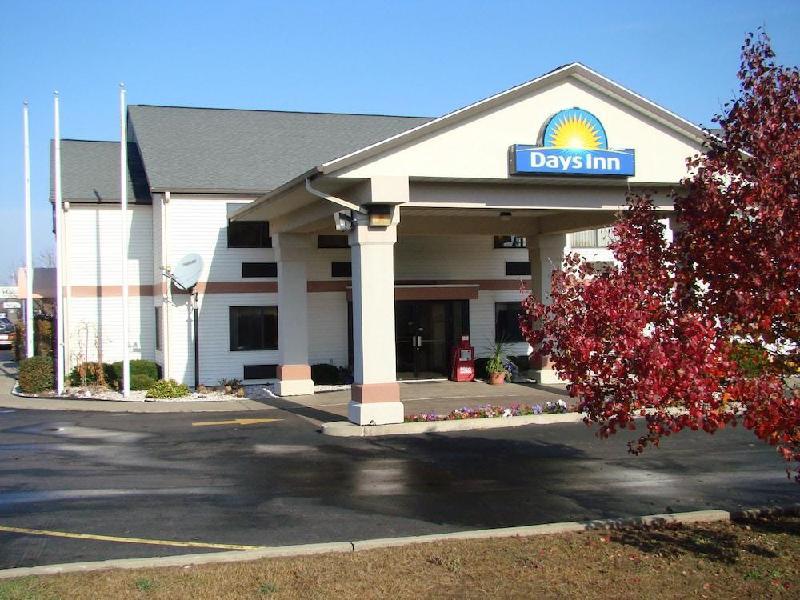 Days Inn by Wyndham Hillsdale - image 3