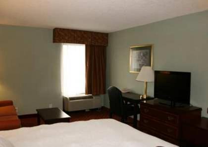 Hampton Inn - Hillsville - image 13