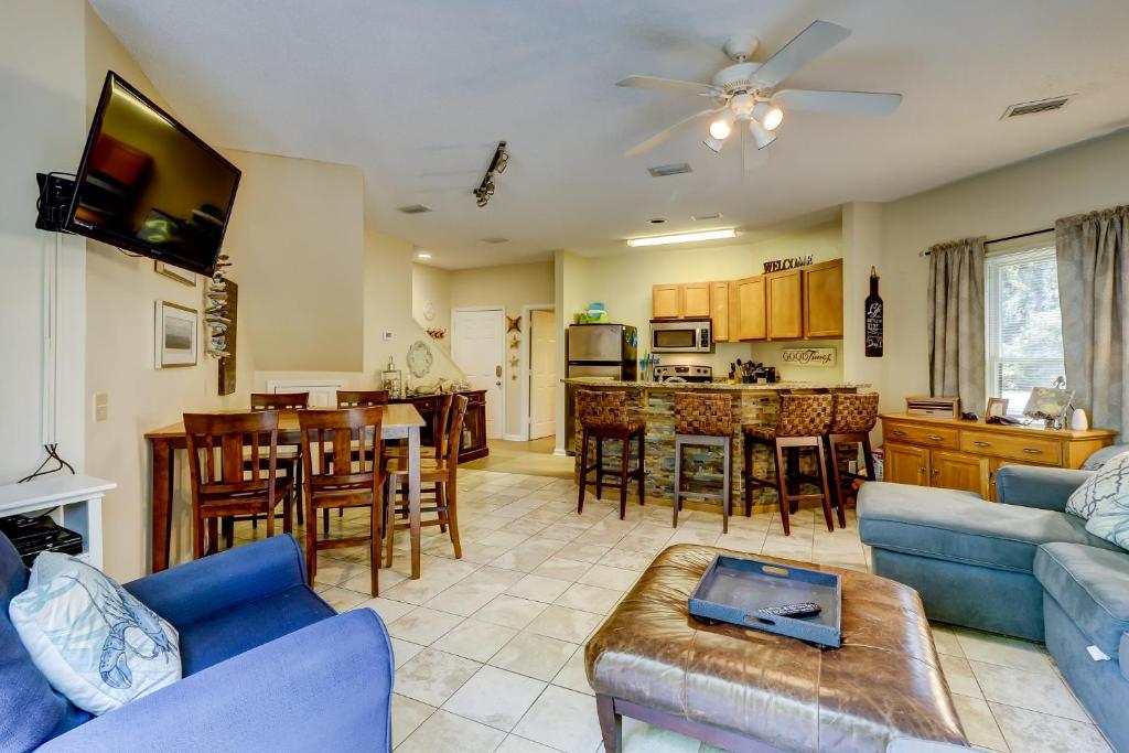 6 Ocean Breeze 3 BR Forest Beach Condo - main image