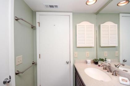 Lighthouse Tennis 2395 2 Bedroom Sleeps 6 Lagoon View Sea Pines Pool - image 4