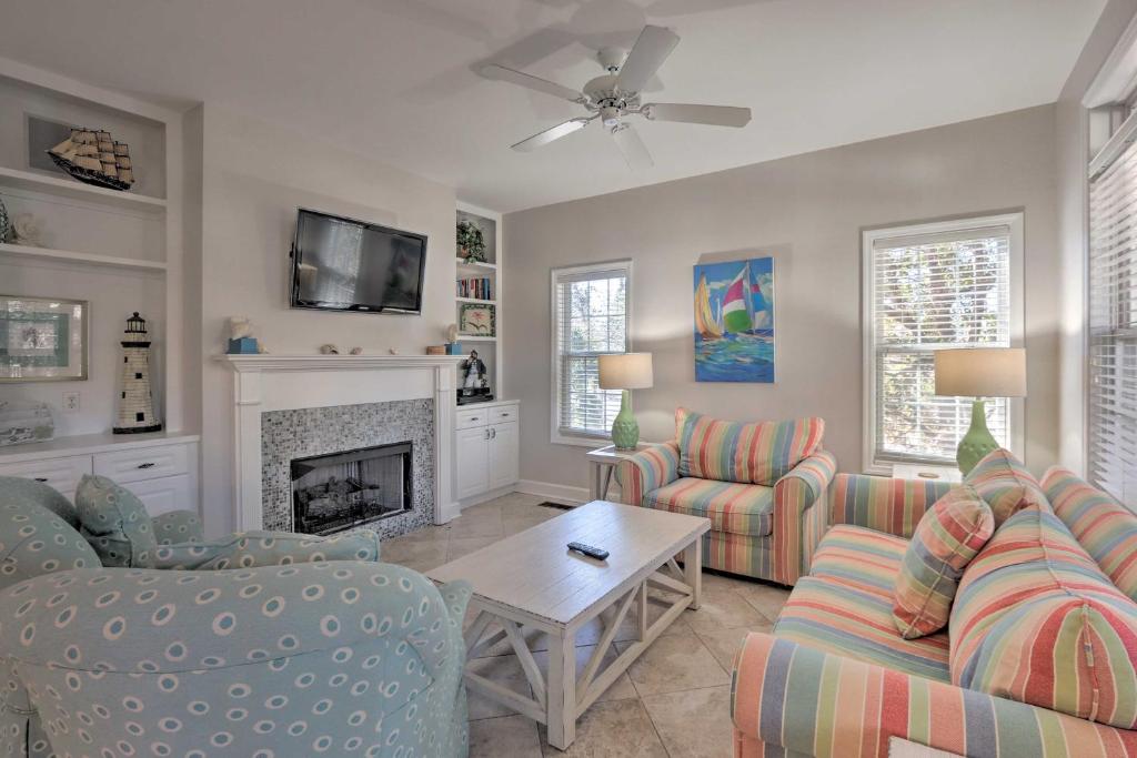 Coastal Hilton Head Beach Retreat with Pool Access! - main image