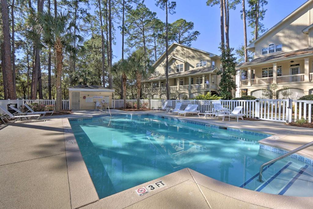 Coastal Hilton Head Beach Retreat with Pool Access! - image 2