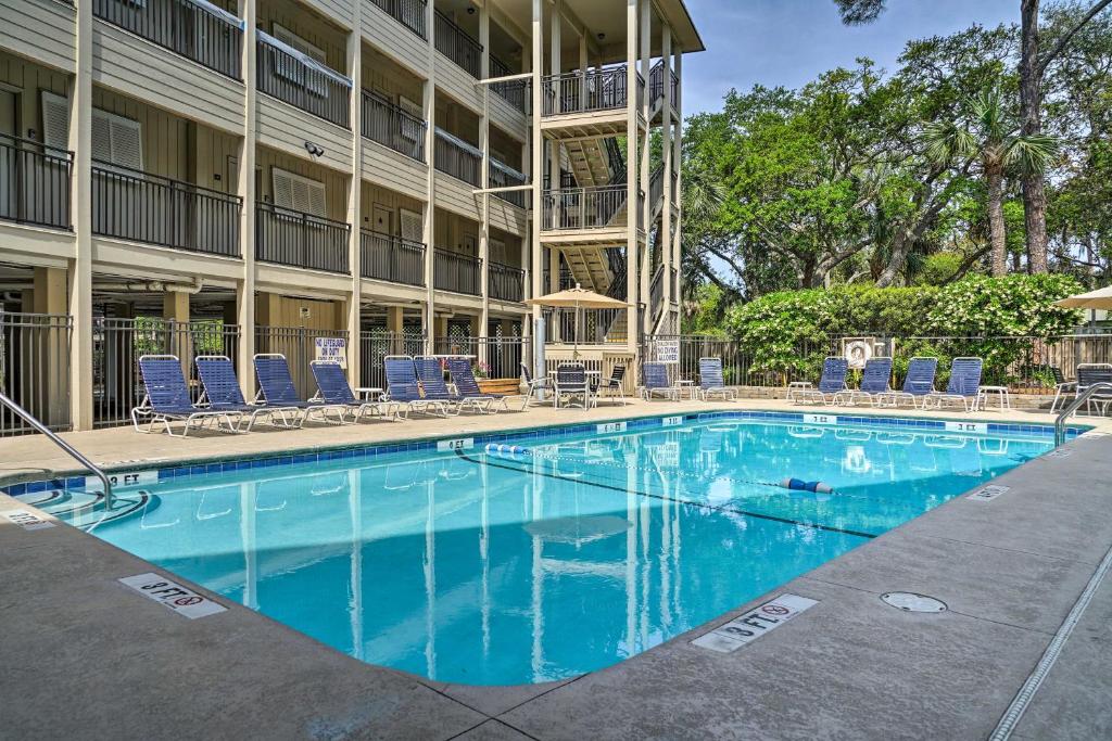 Family Beach Retreat with Balcony Walk to Shore! - main image