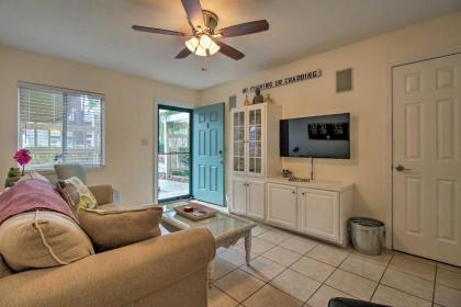 Family Villa Resort Pool and Kitchen Walk to Beach - image 1