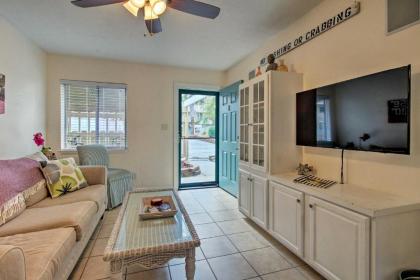 Family Villa Resort Pool and Kitchen Walk to Beach - image 9