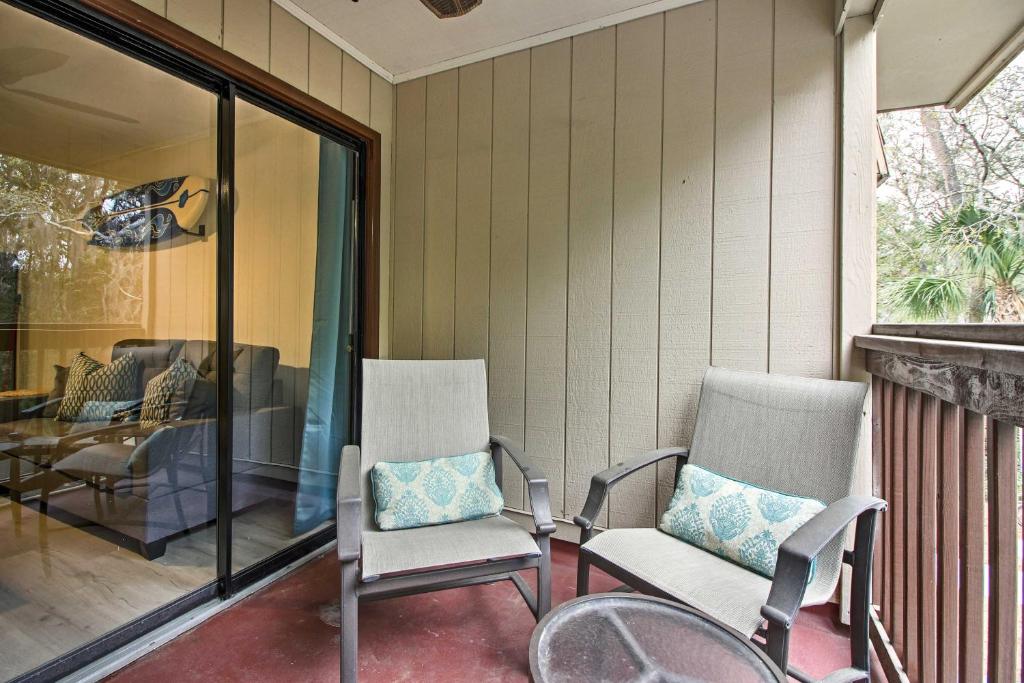 Hilton Head Condo with Shared Pool - Walk to Beach! - image 5