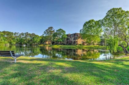 Hilton Head Condo with On-site Pool Bars and Bikes! - image 14